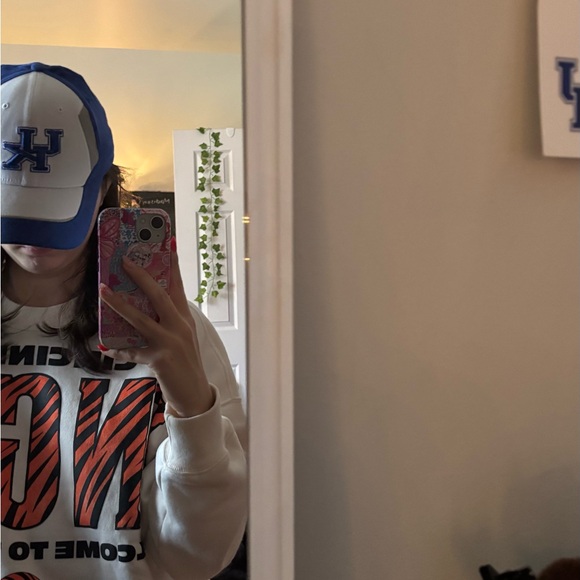 Nike Blue and White UK Cap, Retailed at $20 - AT LOWEST RECOMMENDED LISTING - Picture 5 of 5